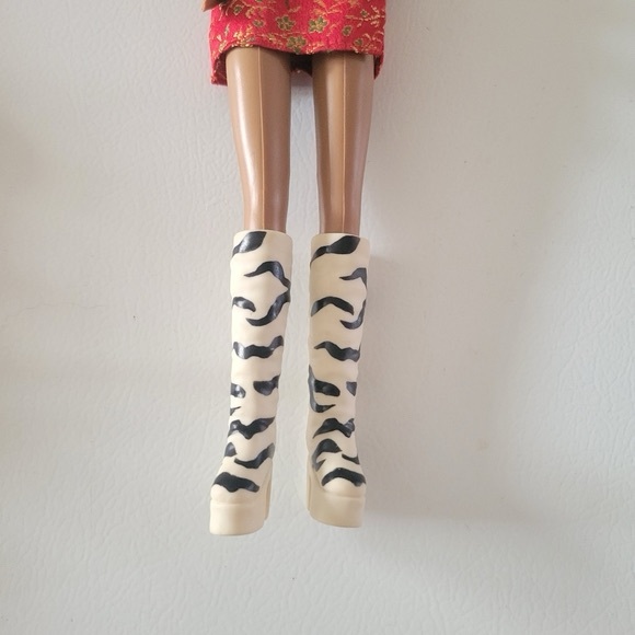 Vintage 1998 Scary Spice Barbie - Picture 4 of 6